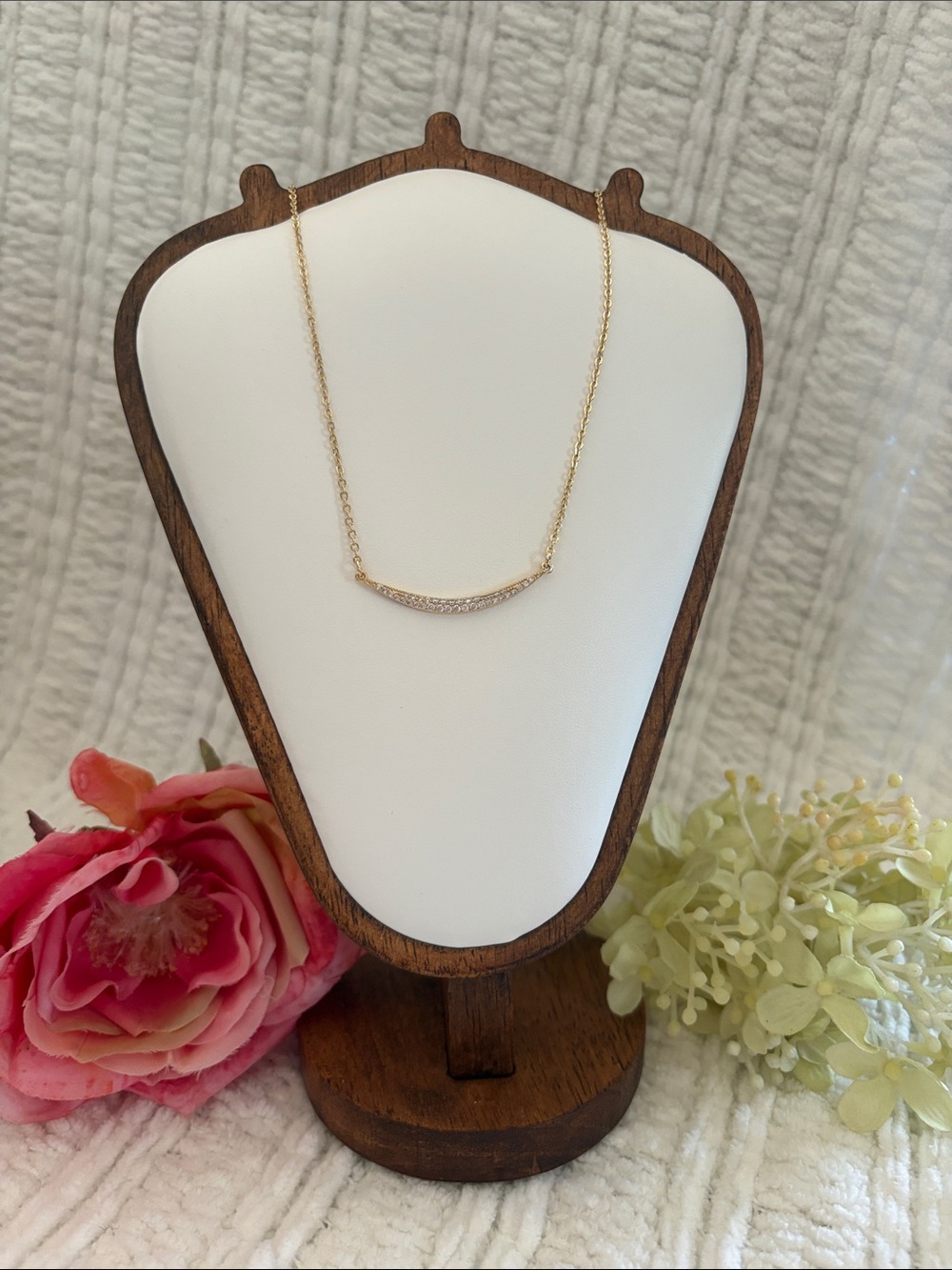 Delicate Gold Curved Bar Necklace - Women Jewelry